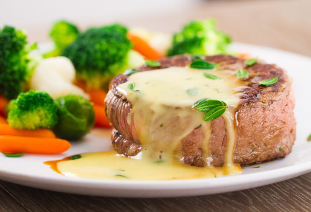 Grilled Beef Fillet with Béarnaise Sauce